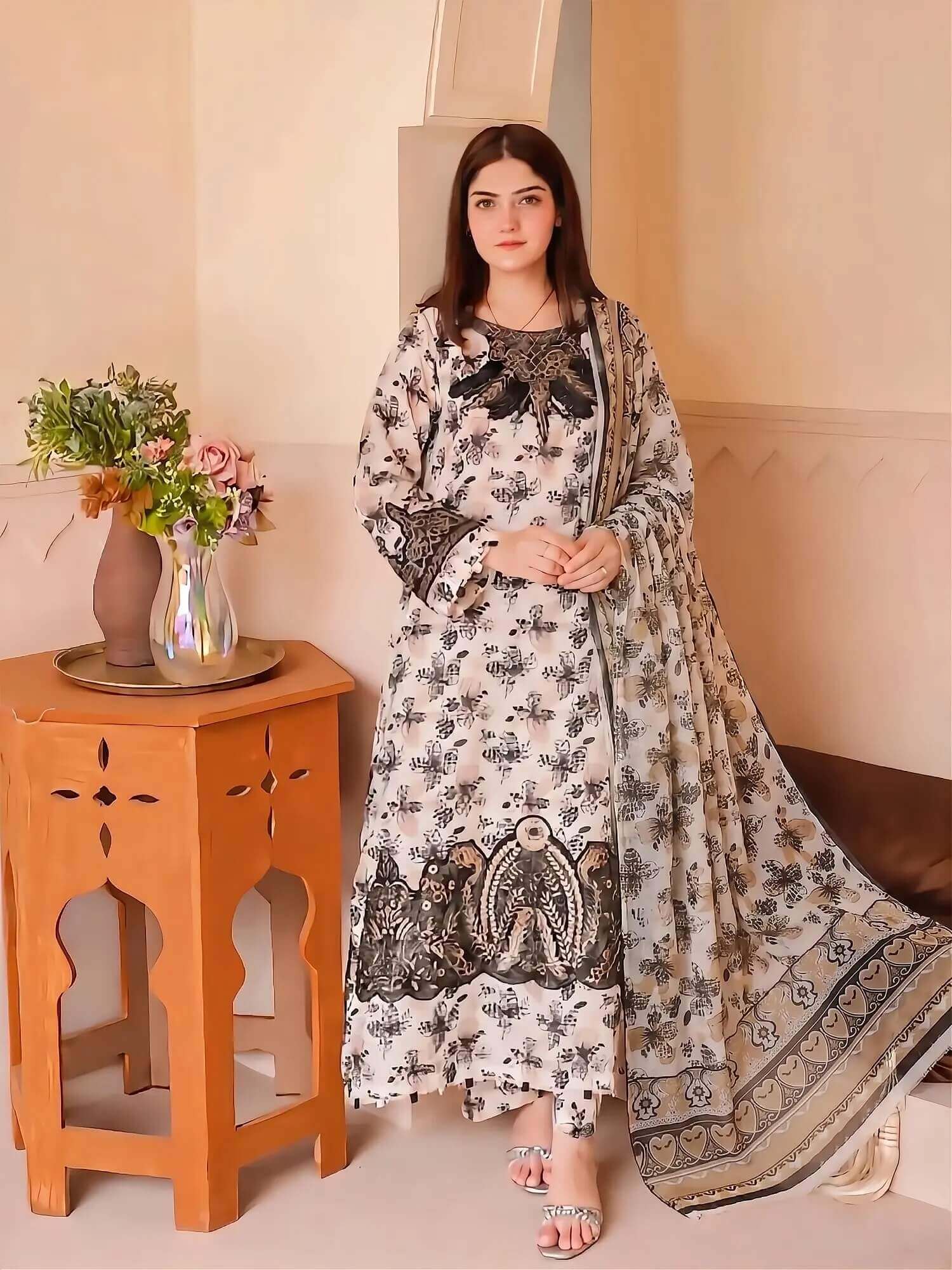 Gulnaar Ethnic – Floral Embroidered Kaftan