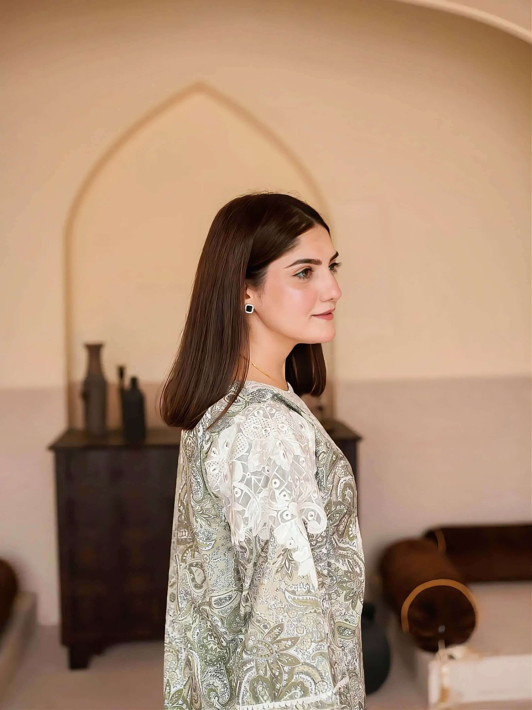 Noor – 2-Piece Embroidered Suit